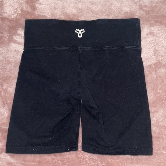 Aritzia TNA equator bike short - Picture 4 of 8